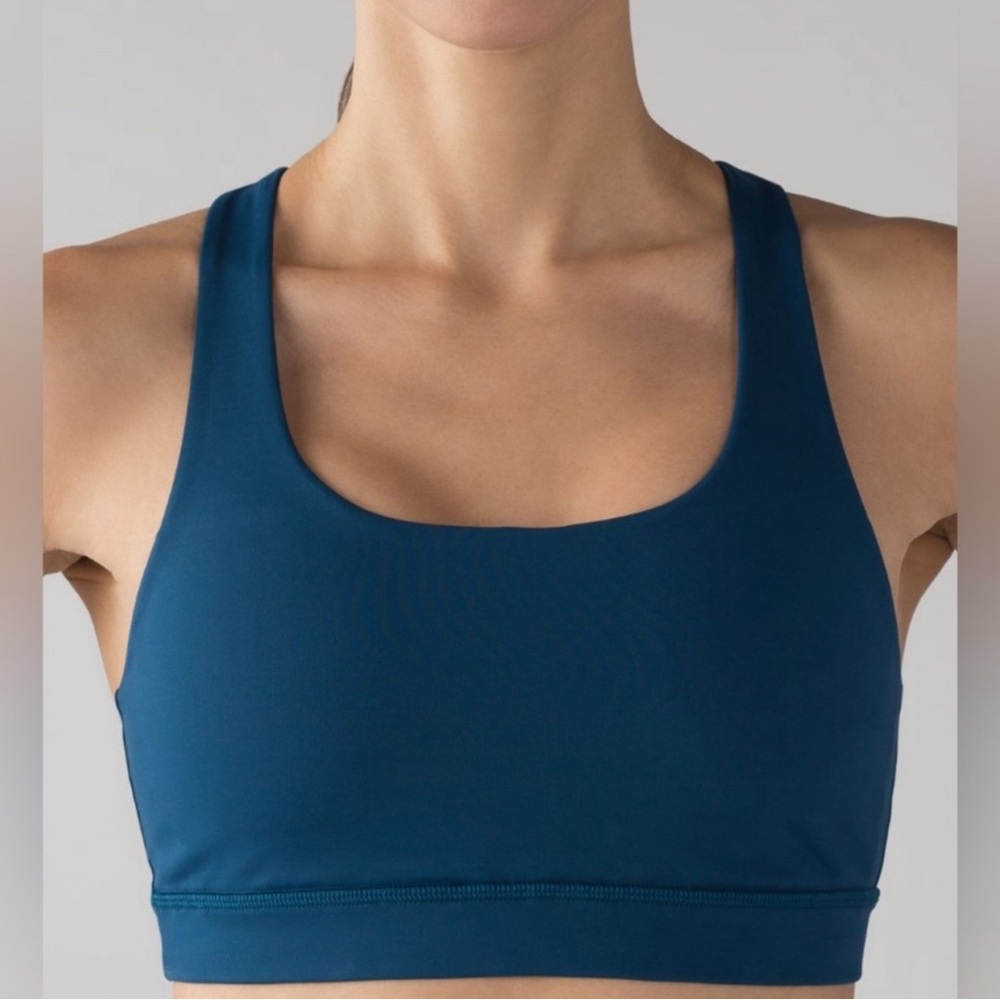 Lululemon Invigorate Sports Bra - Size 8